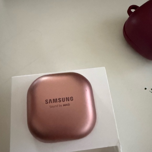 Wireless Earbuds with Charging Case - Picture 9 of 11